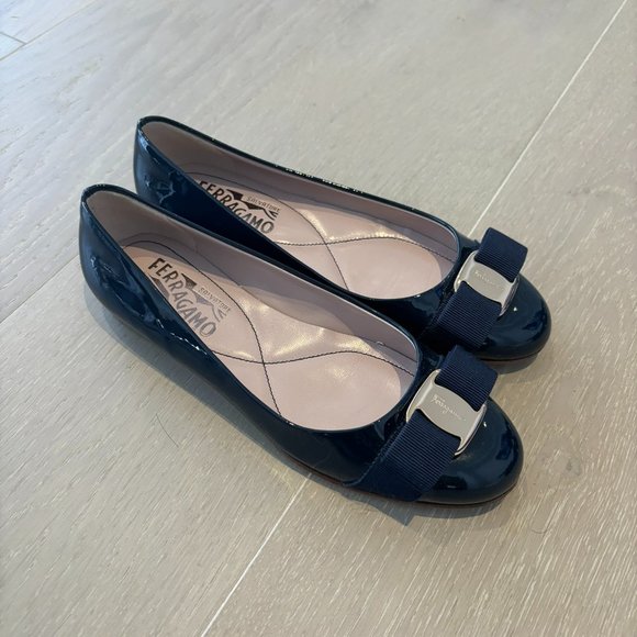Salvatore Ferragamo Navy Varina Ballet flats size 5.5 - Picture 2 of 8